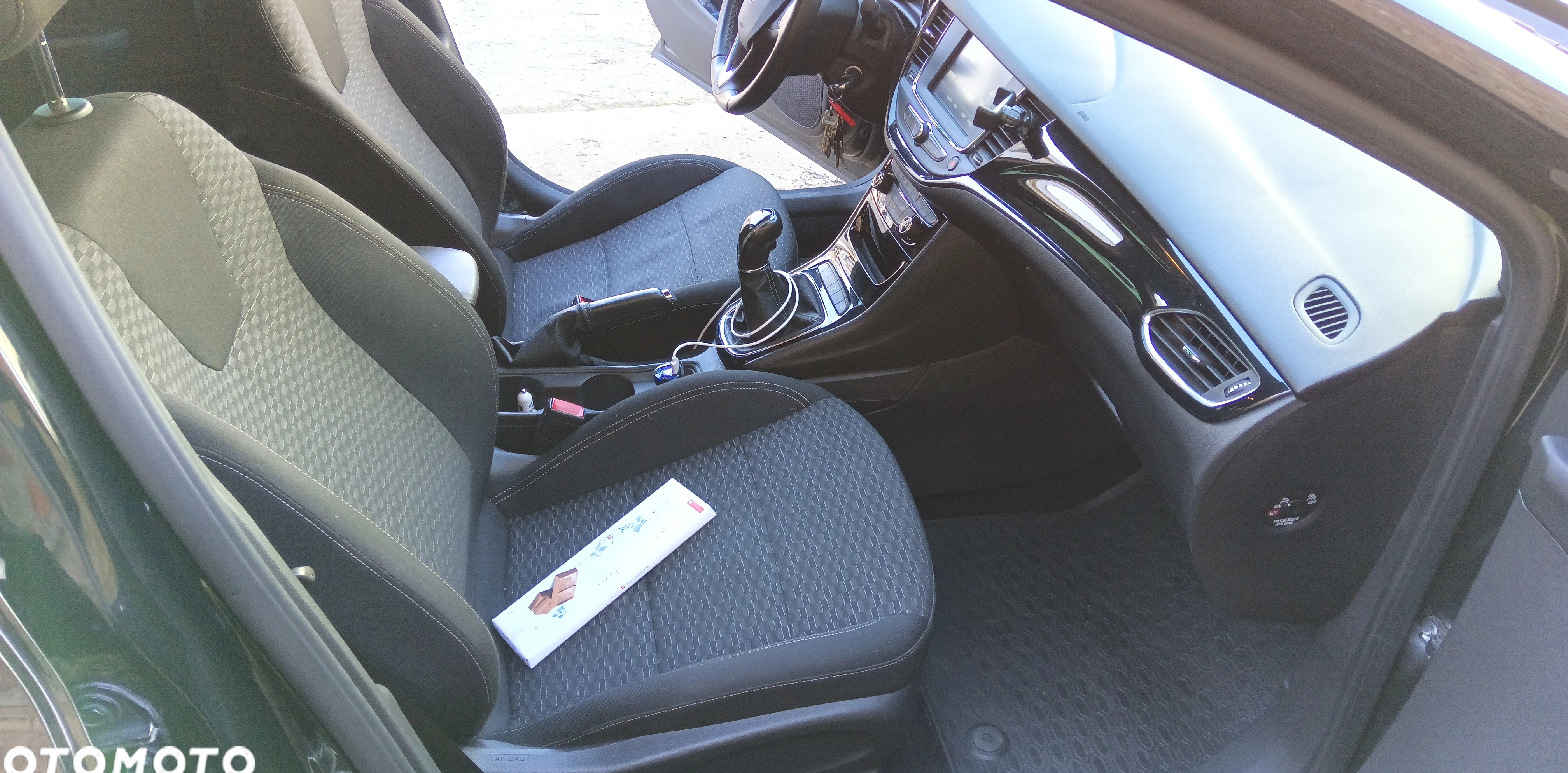 Opel Astra cena 46500 przebieg: 167500, rok produkcji 2018 z Katowice małe 137
